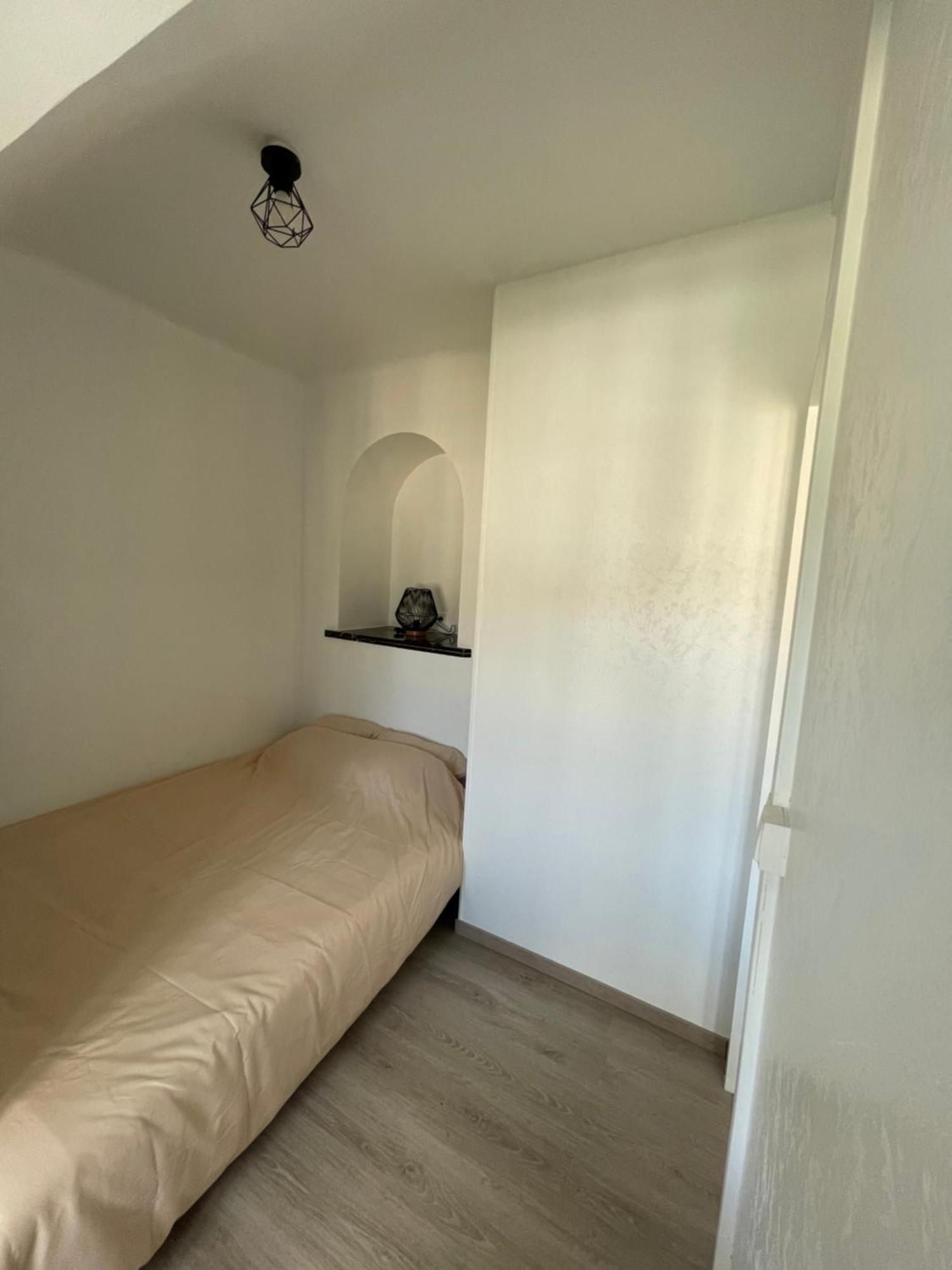 Appartement Renove Tout Equipe, Centre Ville, Proche De La Gare Et Commerce Flers  Buitenkant foto