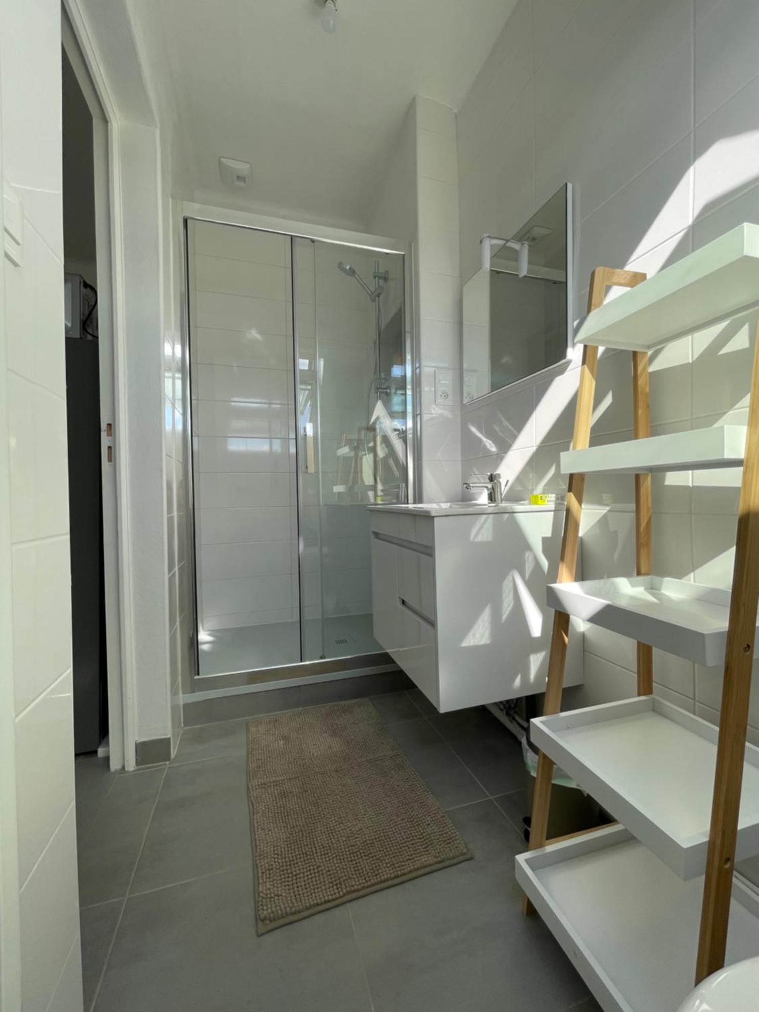 Appartement Renove Tout Equipe, Centre Ville, Proche De La Gare Et Commerce Flers  Buitenkant foto