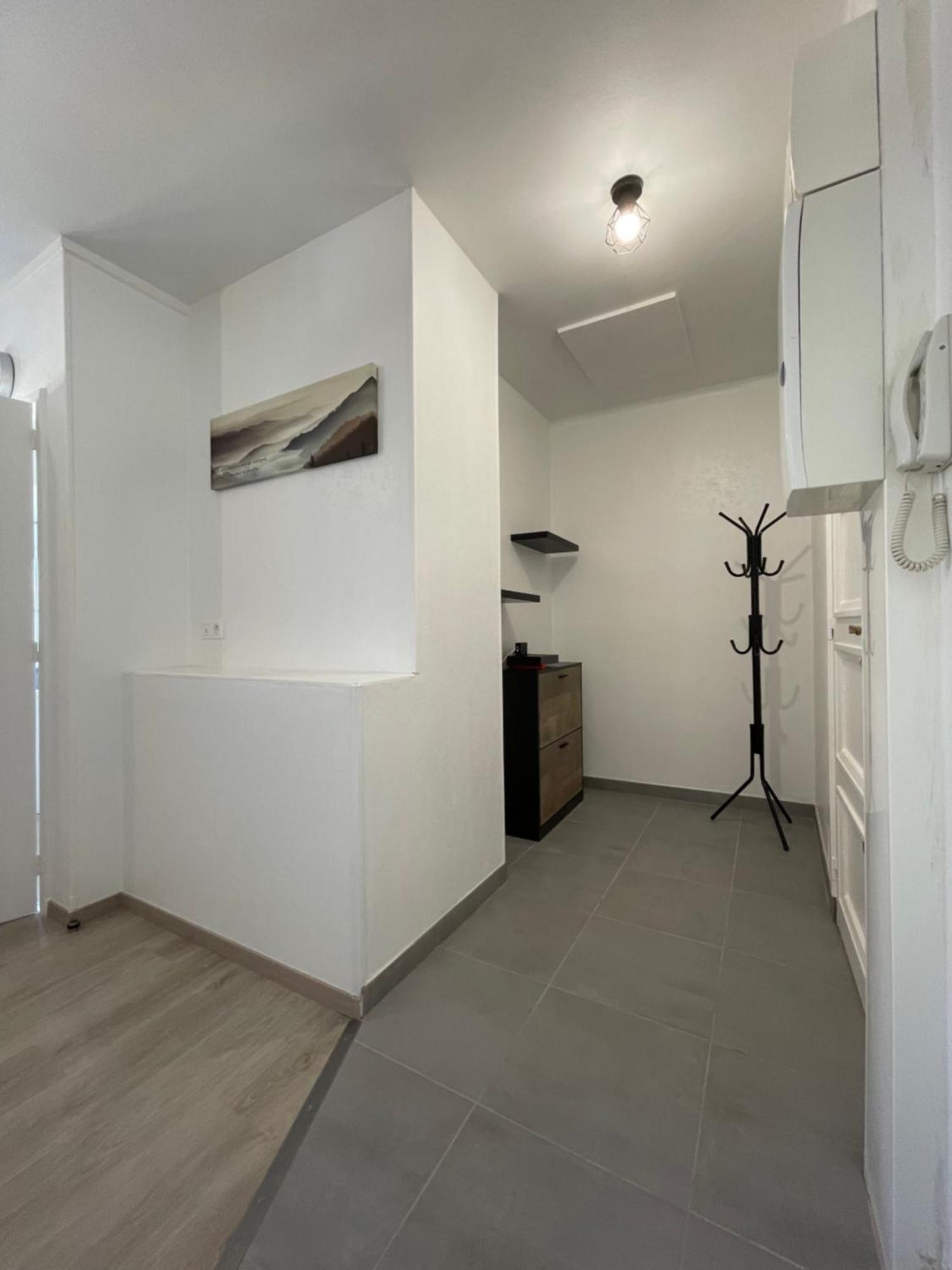 Appartement Renove Tout Equipe, Centre Ville, Proche De La Gare Et Commerce Flers  Buitenkant foto