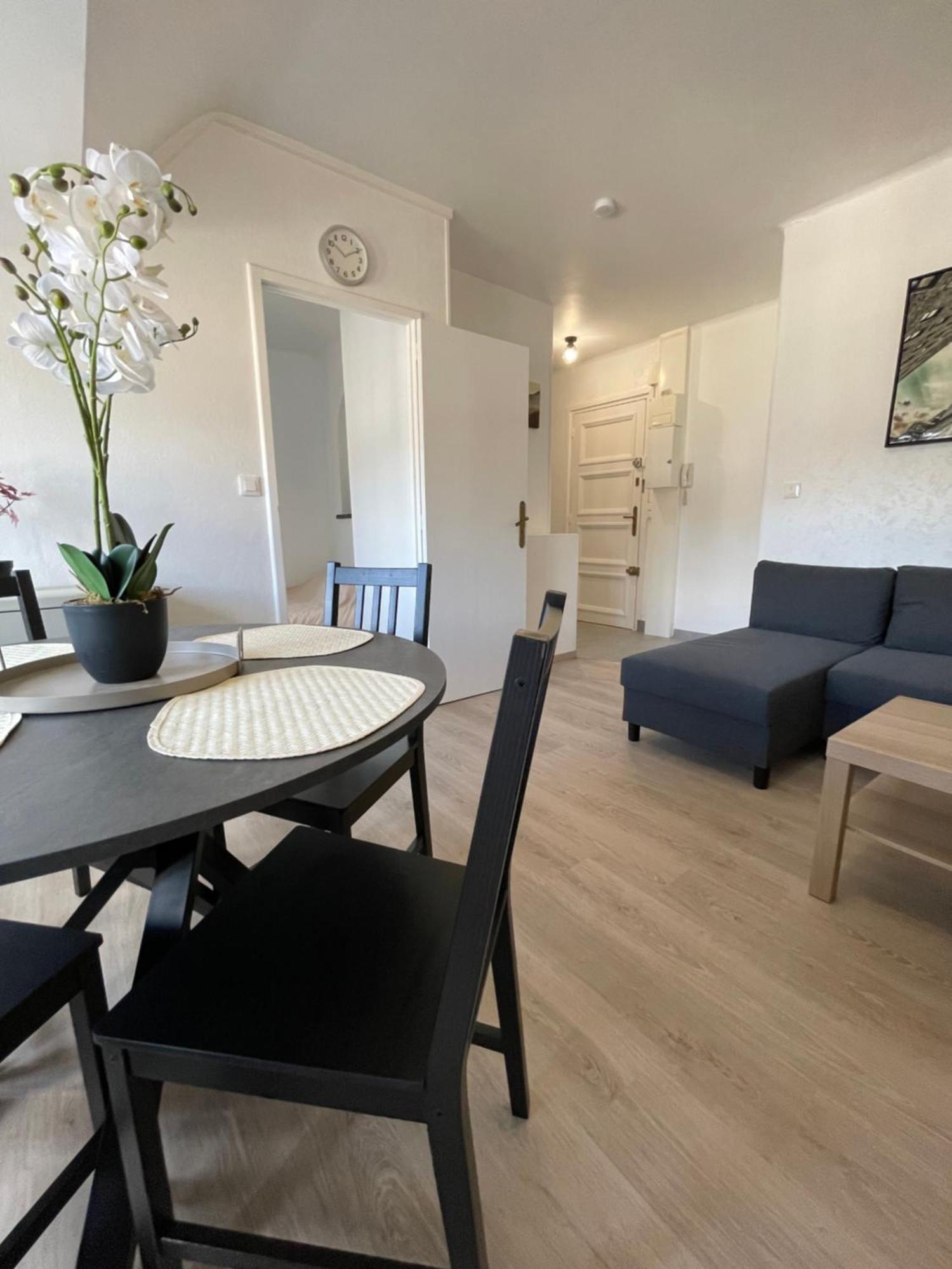 Appartement Renove Tout Equipe, Centre Ville, Proche De La Gare Et Commerce Flers  Buitenkant foto