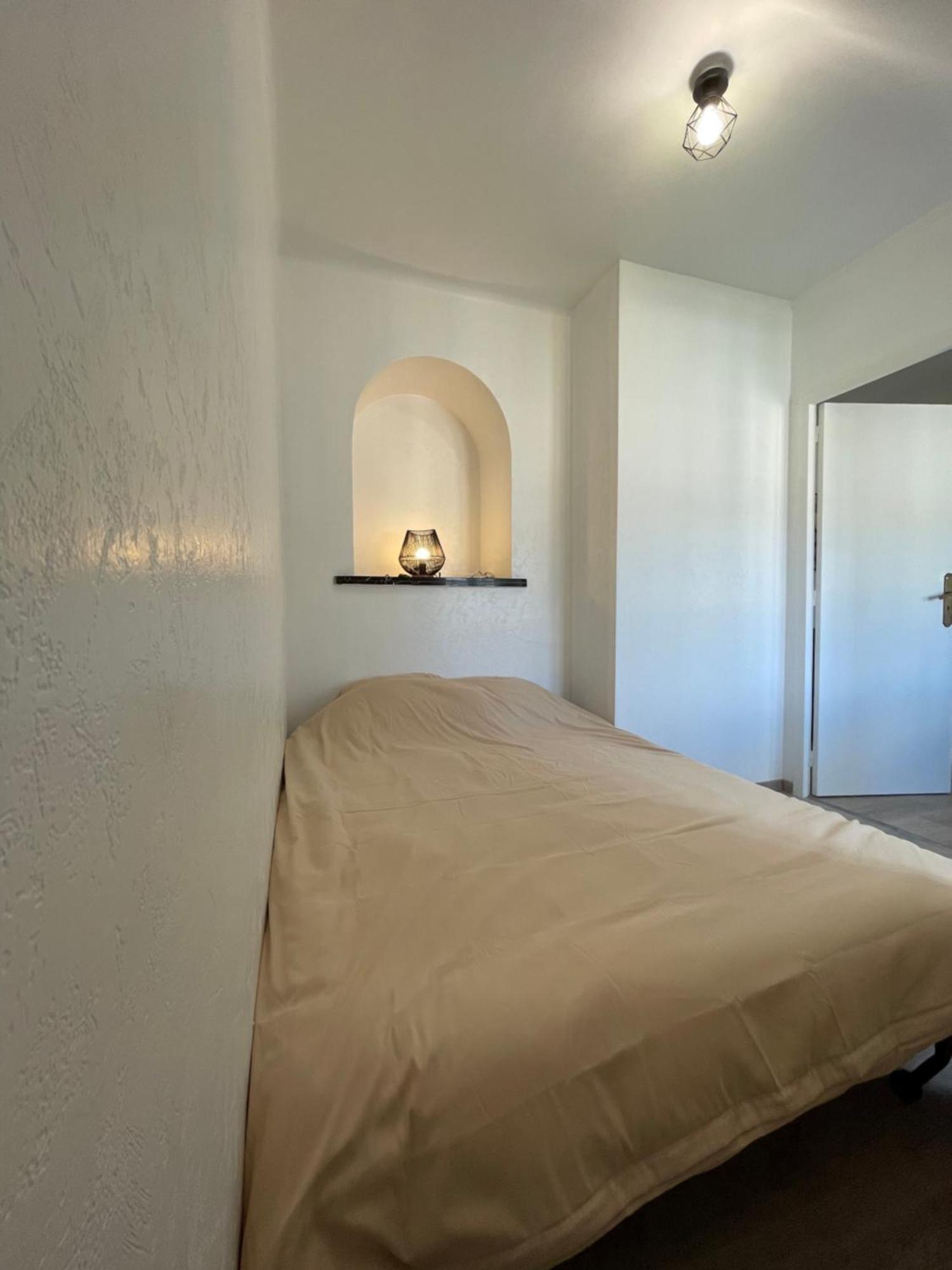 Appartement Renove Tout Equipe, Centre Ville, Proche De La Gare Et Commerce Flers  Buitenkant foto
