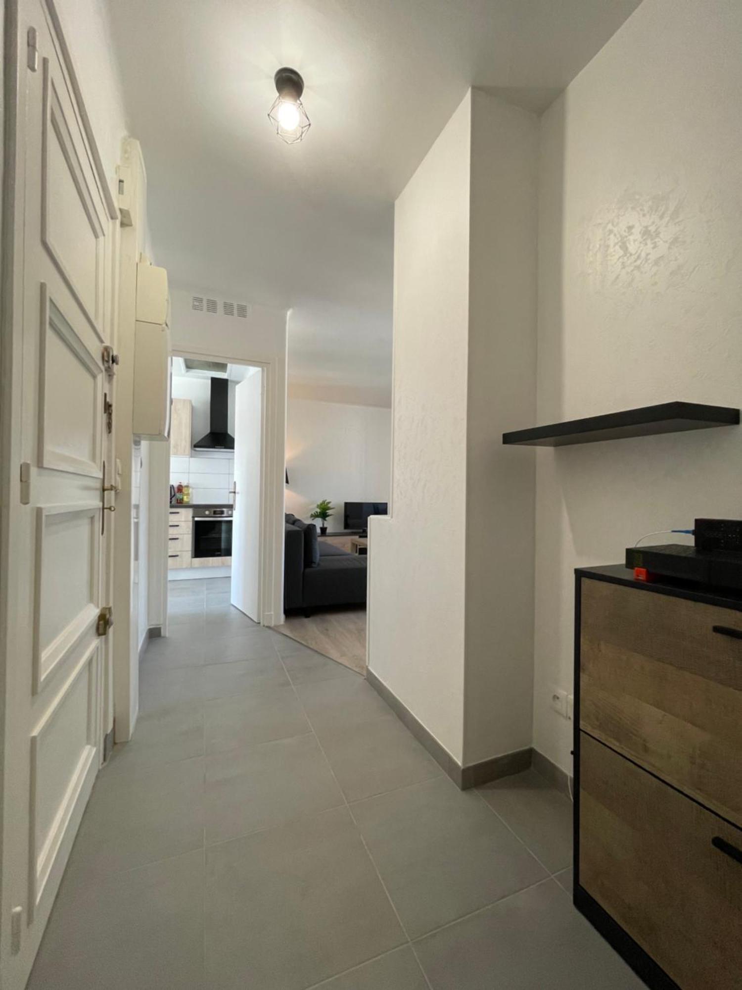 Appartement Renove Tout Equipe, Centre Ville, Proche De La Gare Et Commerce Flers  Buitenkant foto